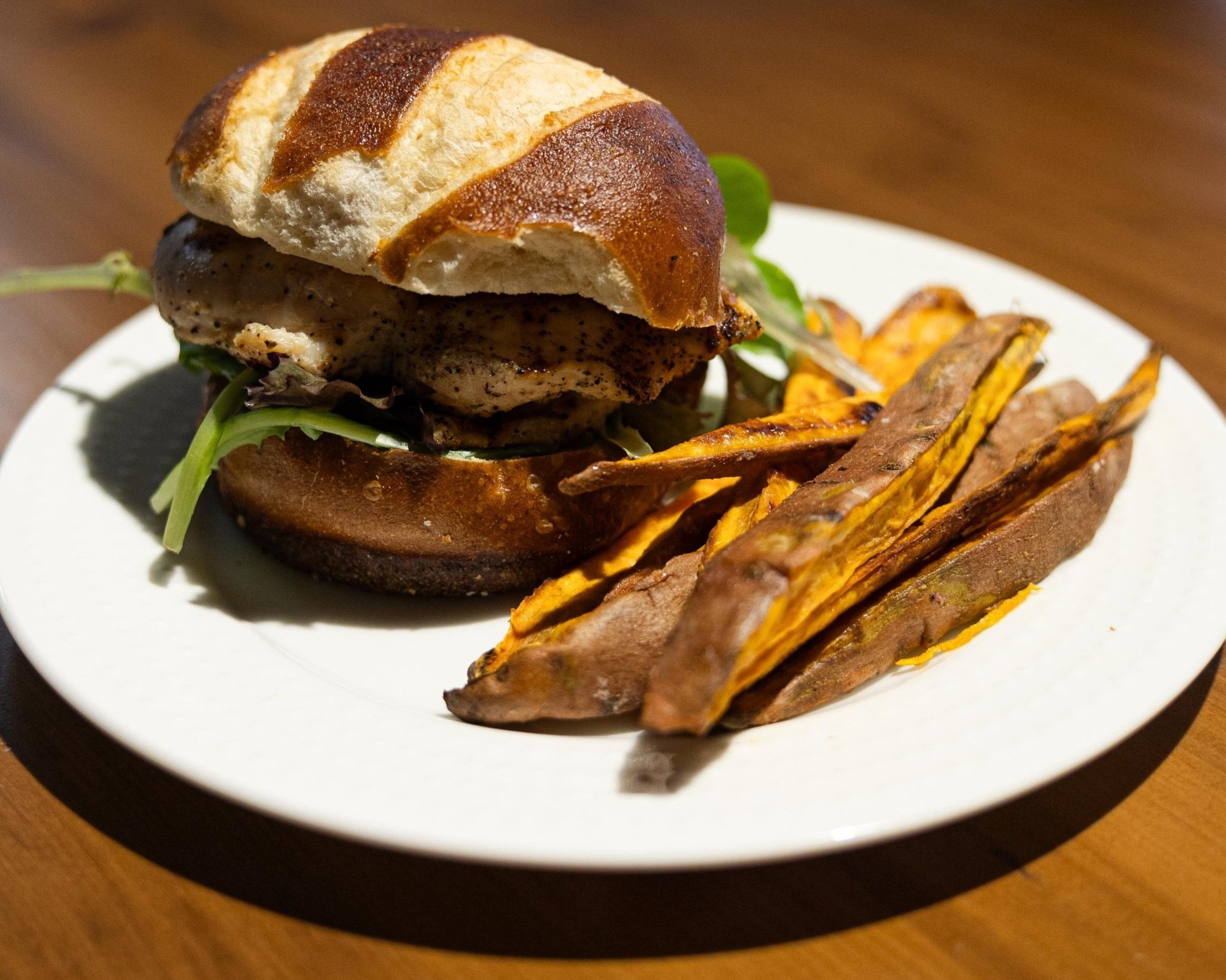 Builders Bites: A Healthy Burger Swap for the Office or Offsite 1 020A1965